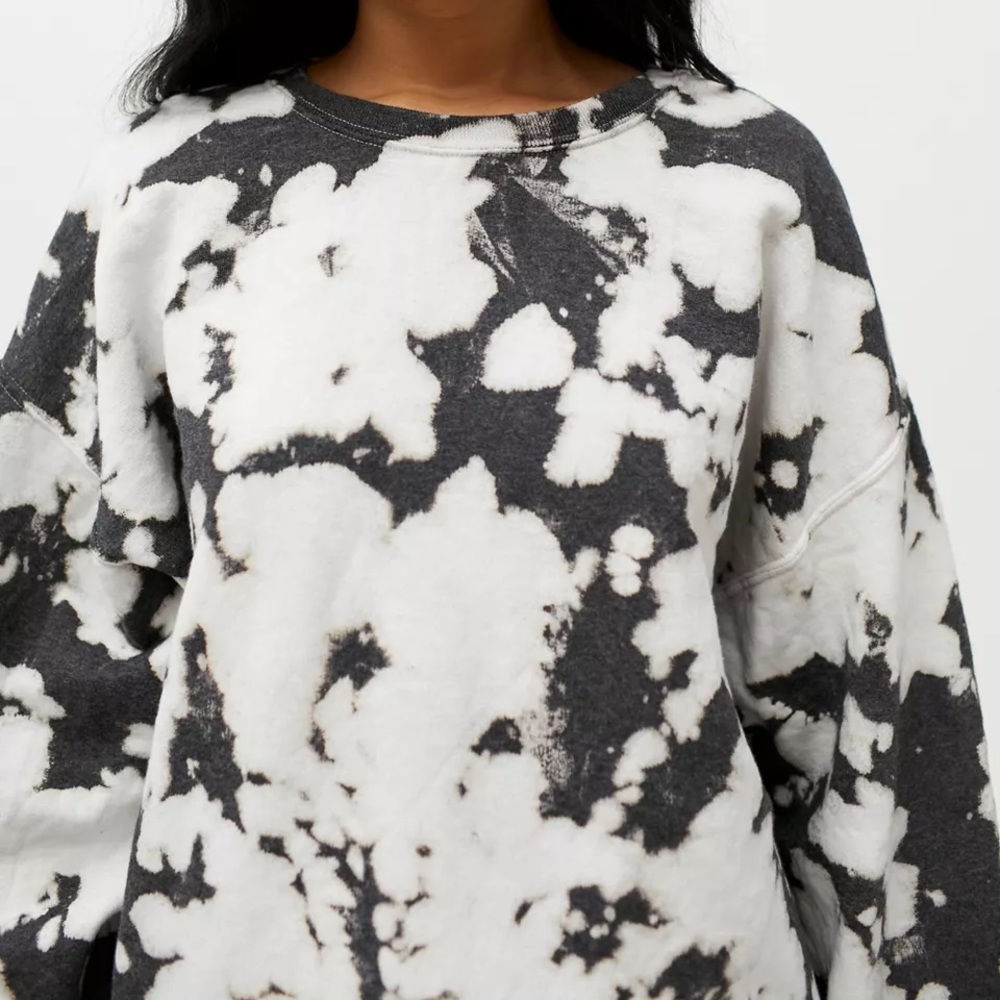 Urban Renewal Recycled Monochrome Tie-Dye Crew Neck Sweatshirt
